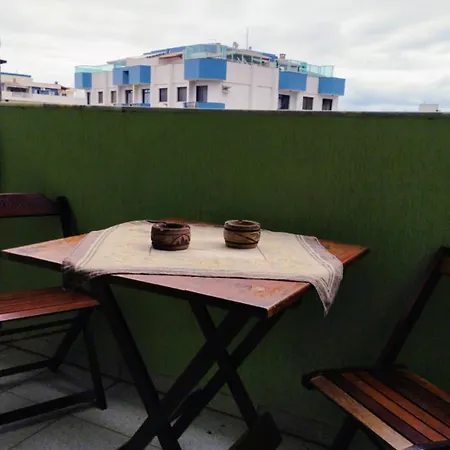 Apto com piscina e churrasqueira a 300 metros da Praia Grande-3
